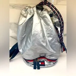 Tommy Hilfiger | Bags | Tommy Hilfiger Silver Metallic Cinch  display picture 3